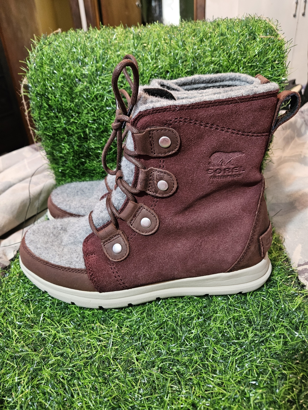 Sorel Burgundy and Gray Women's Winter Lace-Up Boot